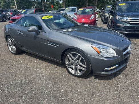 Used 2016 Mercedes-Benz SLK 300 image 9