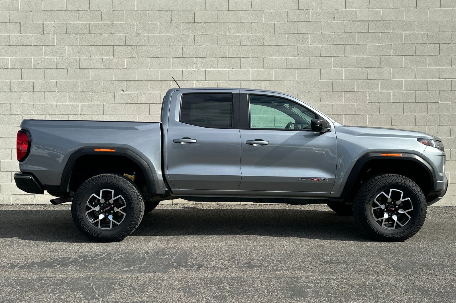 Certified 2024 GMC Canyon AT4X AWD/4WD image 3