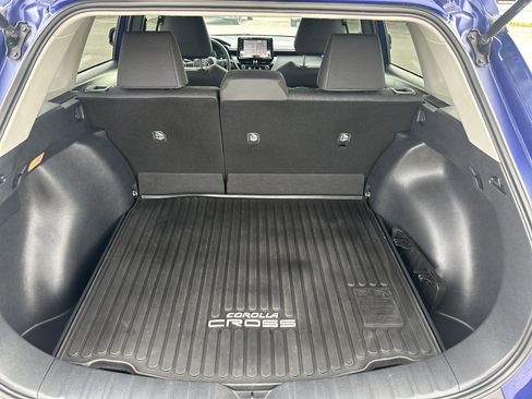 Certified 2022 Toyota Corolla Cross LE image 17
