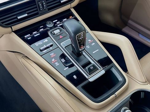 Used 2019 Porsche Cayenne image 17