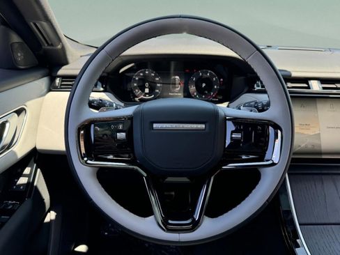 Used 2026 Land Rover Range Rover Velar Dynamic SE image 16