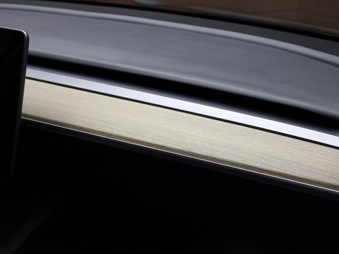 Used 2022 Tesla Model Y Long Range image 45