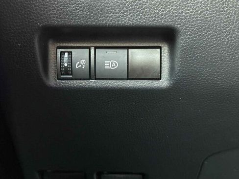 Used 2021 Toyota RAV4 LE image 29