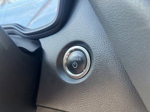 Used 2025 Toyota Corolla SE image 25