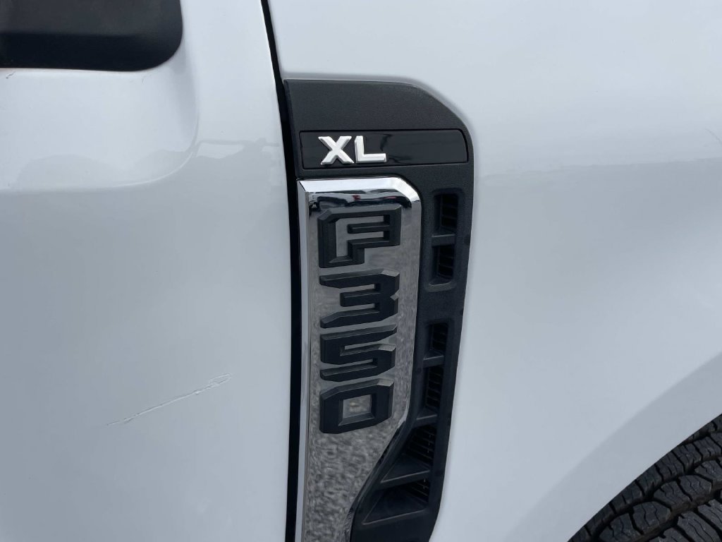Used 2023 Ford F350 XL w/ 360-Degree Camera Package AWD/4WD image 32