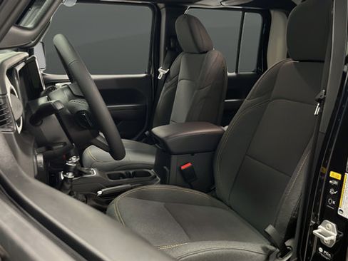 New 2026 Jeep Gladiator Sport AWD/4WD image 9
