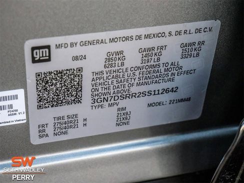 New 2025 Chevrolet Equinox EV RS w/ LPO, Illumination Package image 37
