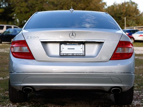 Used 2010 Mercedes-Benz C 300 Sedan image 7