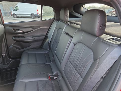 Used 2025 Buick Envista Avenir image 9