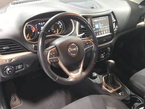 Used 2016 Jeep Cherokee Latitude w/ Comfort/Convenience Group AWD/4WD image 12