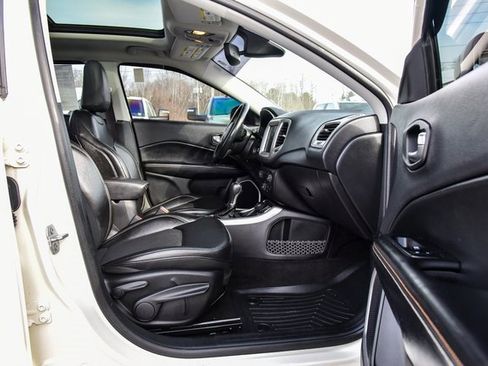 Certified 2020 Jeep Compass Latitude w/ Popular Equipment Group image 9