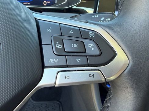 Certified 2025 Volkswagen Jetta SEL image 38