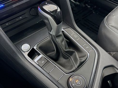 Certified 2023 Volkswagen Tiguan SE R-Line AWD/4WD image 18