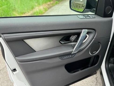 New 2026 Land Rover Discovery Sport Landmark AWD/4WD image 9