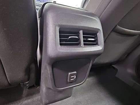 Used 2019 Chevrolet Equinox LS image 29