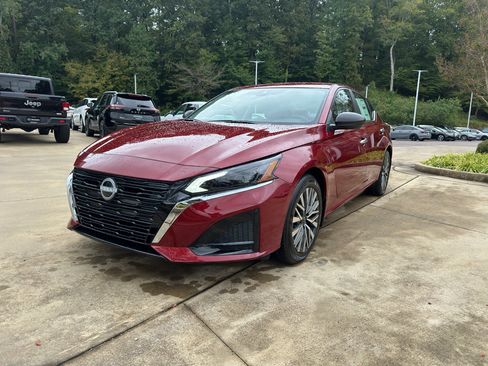 New 2025 Nissan Altima 2.5 SV image 8