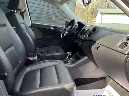 Used 2014 Volkswagen Tiguan SE image 12