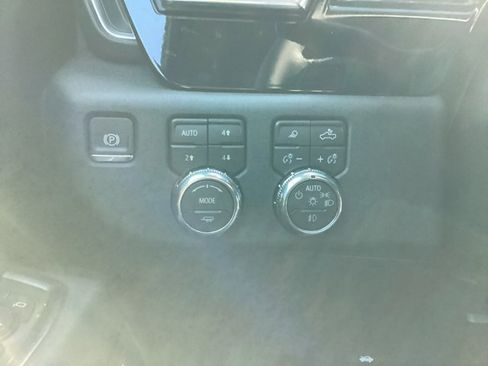 New 2025 GMC Sierra 2500 SLT w/ SLT Premium Package image 29