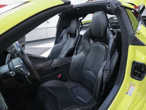 Used 2022 Chevrolet Corvette Stingray Premium Cpe w/ Z51 Performance Package image 24