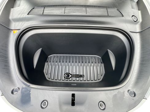 Used 2023 Tesla Model Y Performance image 20