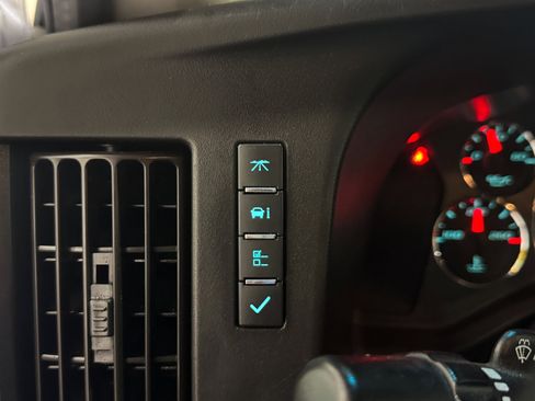 Used 2020 Chevrolet Express 2500 w/ Driver Convenience Package image 19