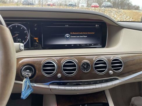 Used 2015 Mercedes-Benz S 550 Sedan image 20