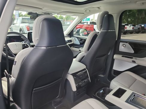 Used 2026 Lincoln Aviator Reserve w/ Luxury Package RWD image 10