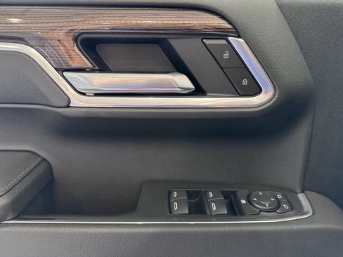 Certified 2025 Chevrolet Silverado 1500 RST AWD/4WD image 24