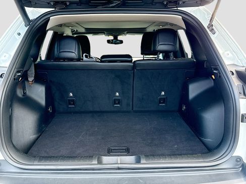 Used 2019 Jeep Cherokee Latitude Plus w/ Comfort/Convenience Group image 12