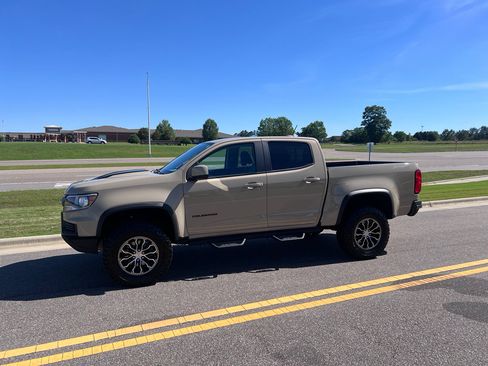 Used 2022 Chevrolet Colorado ZR2 AWD/4WD image 8
