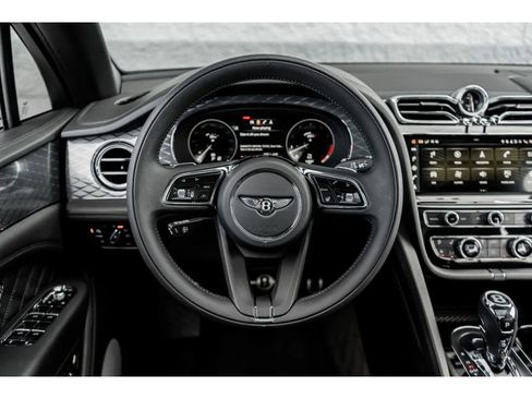 Used 2022 Bentley Bentayga image 32