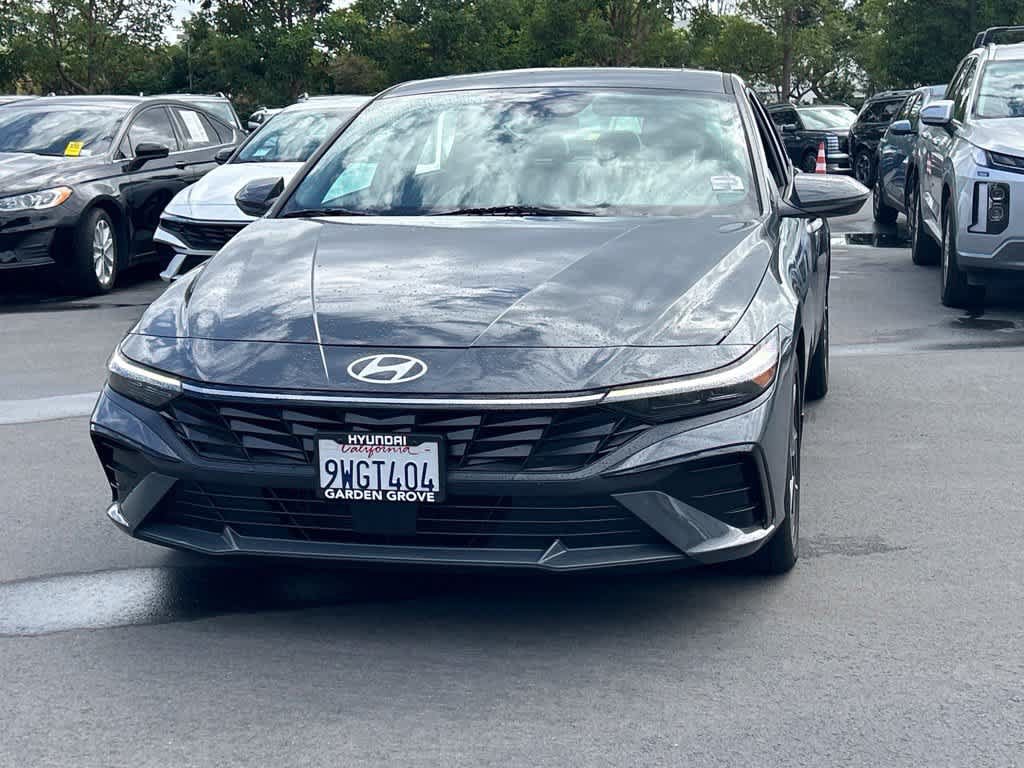 Used 2025 Hyundai Elantra Limited FWD image 1