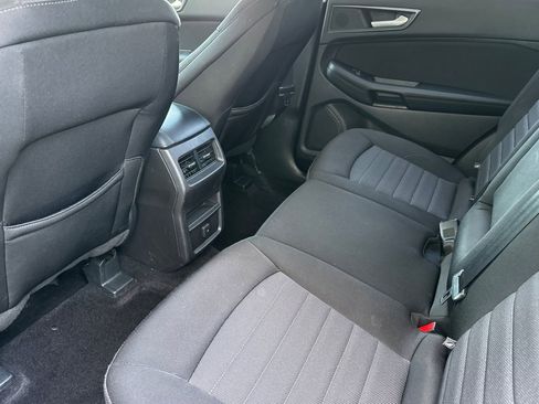 Used 2018 Ford Edge SE FWD image 25