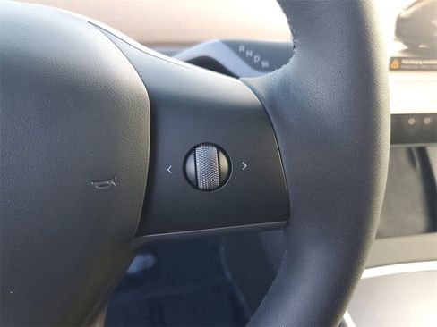Used 2023 Tesla Model 3 Standard Range image 25