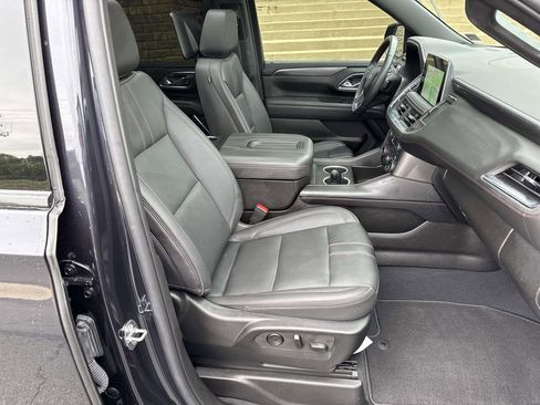 Used 2023 Chevrolet Suburban RST w/ Sport Performance Package AWD/4WD image 7