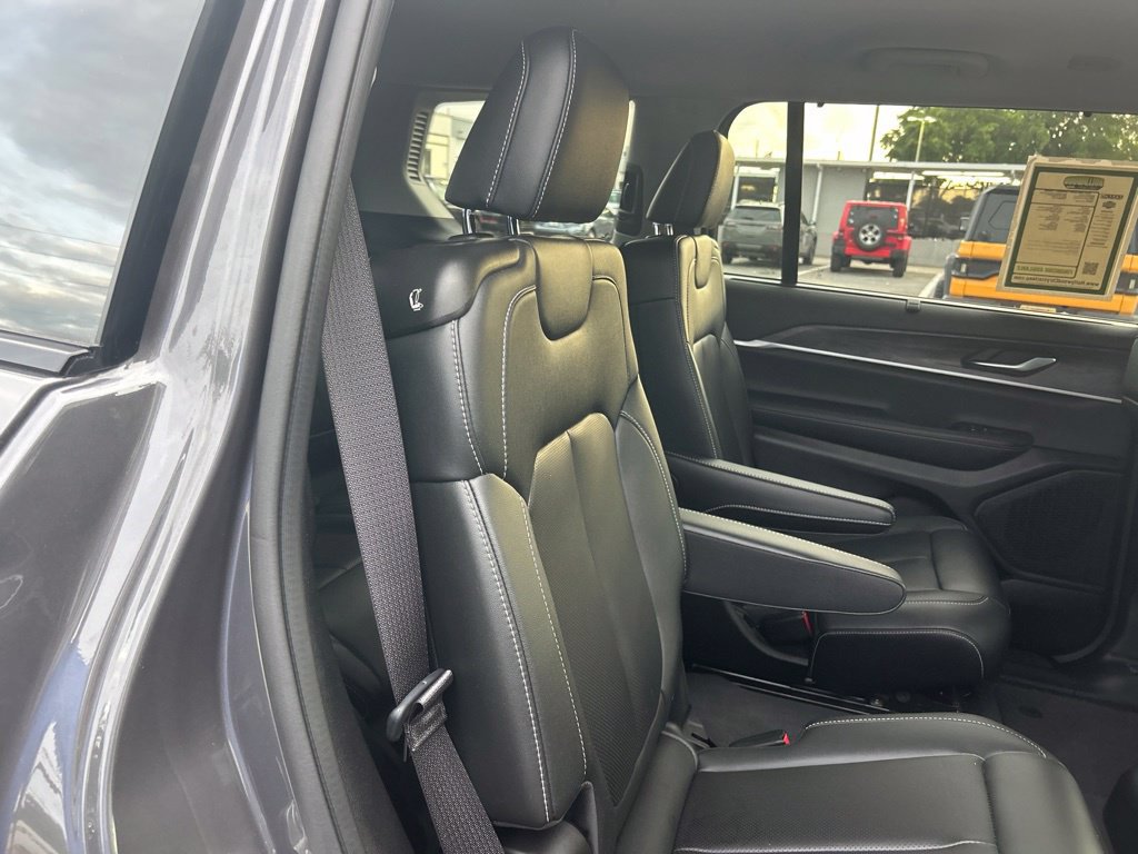Certified 2023 Jeep Grand Cherokee L Limited w/ Luxury Tech Group II AWD/4WD image 27