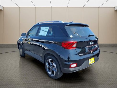 New 2025 Hyundai Venue SEL image 5