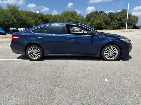Used 2013 Toyota Avalon Limited FWD image 6