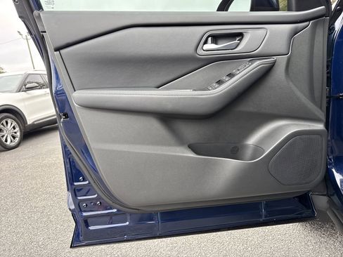 Used 2026 Nissan Rogue SV image 13