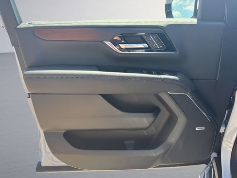 New 2026 GMC Yukon XL Denali AWD/4WD image 29
