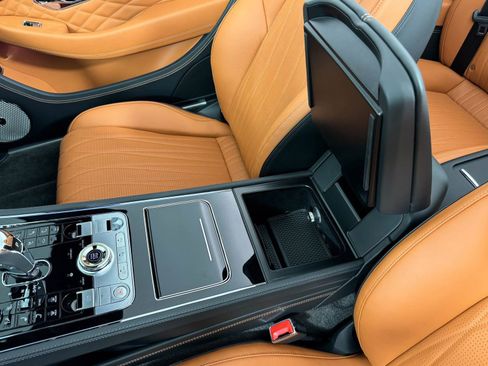 Used 2024 Bentley Continental GT Azure image 34