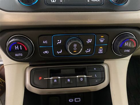 Used 2023 GMC Acadia Denali w/ Denali Technology Package image 18