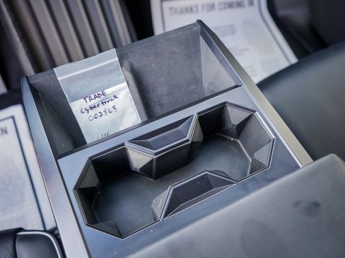 Used 2024 Tesla Cybertruck AWD Crew Cab image 18