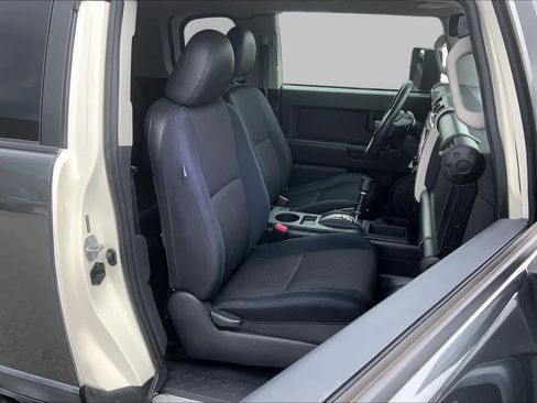 Used 2010 Toyota FJ Cruiser 2WD w/ TRD Sport Pkg image 8