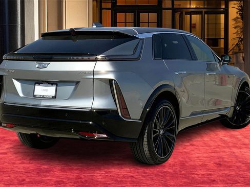 New 2025 Cadillac Lyriq Luxury image 6