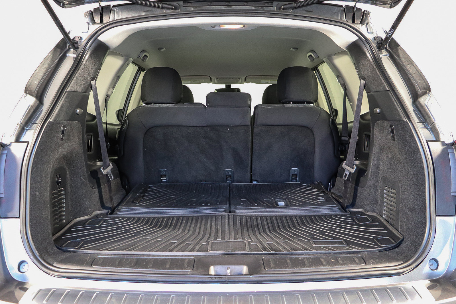 Used 2020 Nissan Pathfinder SV FWD image 26