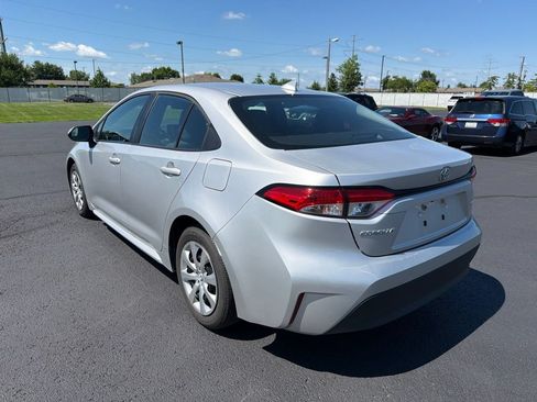Used 2025 Toyota Corolla LE FWD image 5