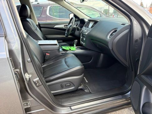 Used 2020 Nissan Pathfinder SL AWD/4WD image 9