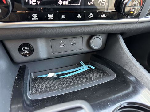 Used 2025 Nissan Rogue SV image 21