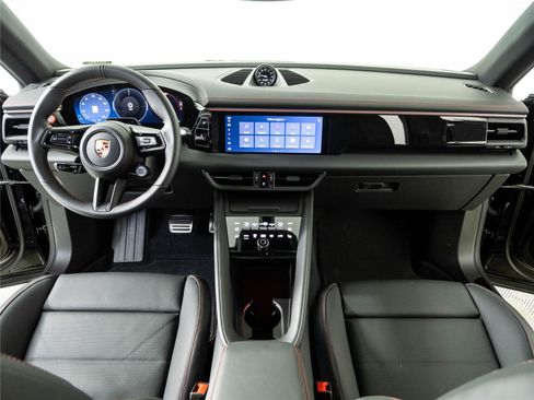 New 2026 Porsche Macan 4S Electric AWD/4WD image 19